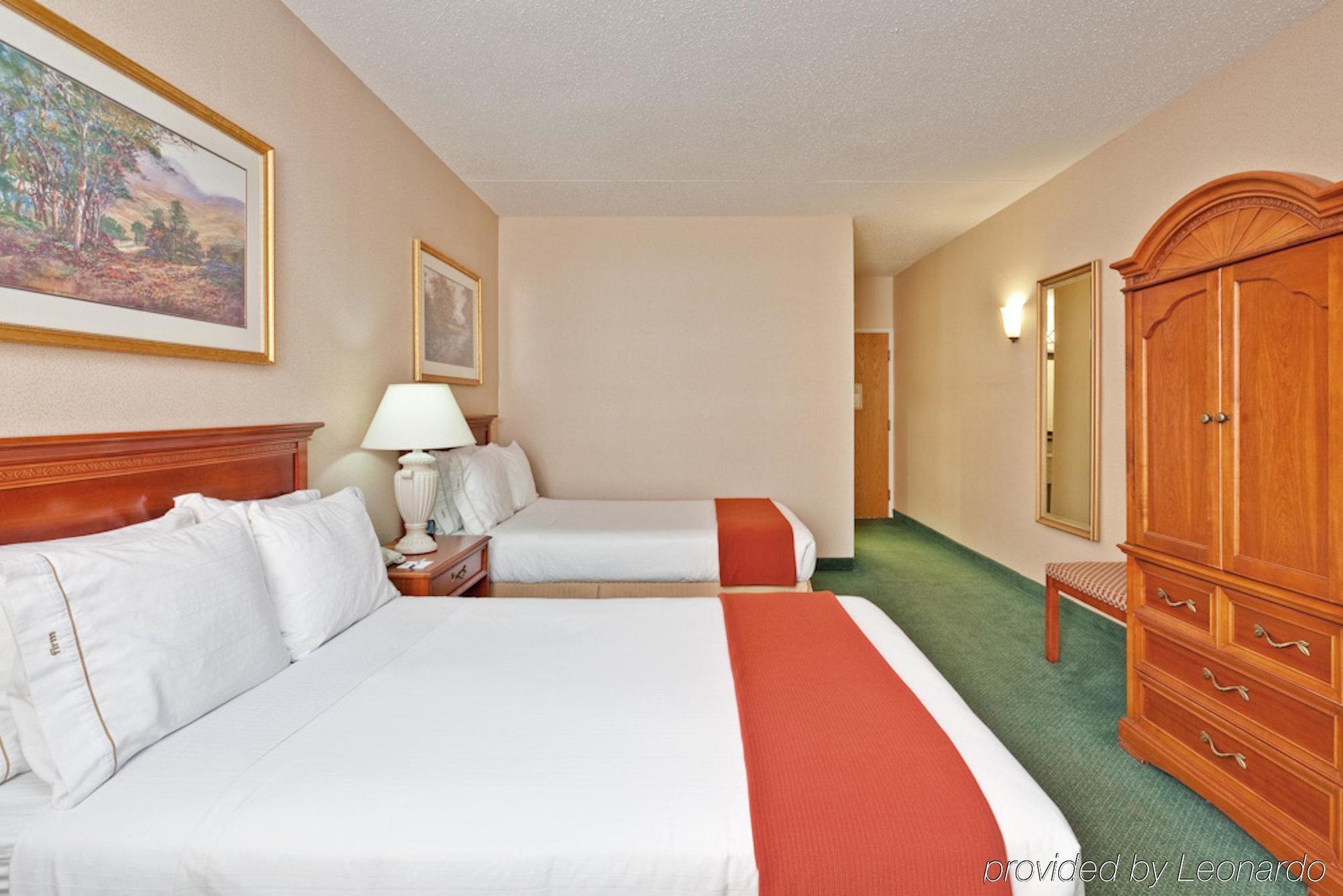 Holiday Inn Express Detroit-Warren/General Motors Technology Center By Ihg Habitación foto