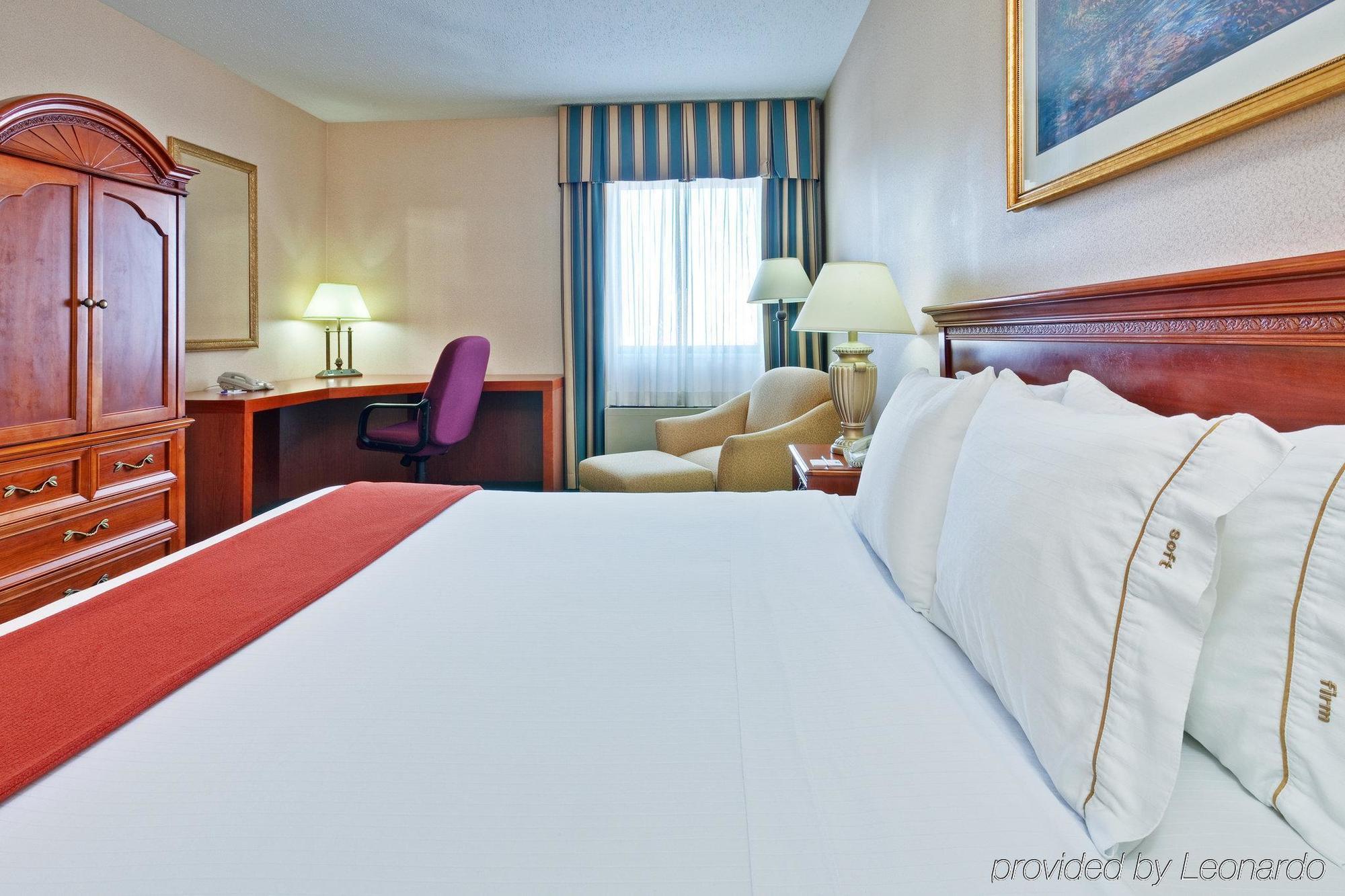 Holiday Inn Express Detroit-Warren/General Motors Technology Center By Ihg Habitación foto